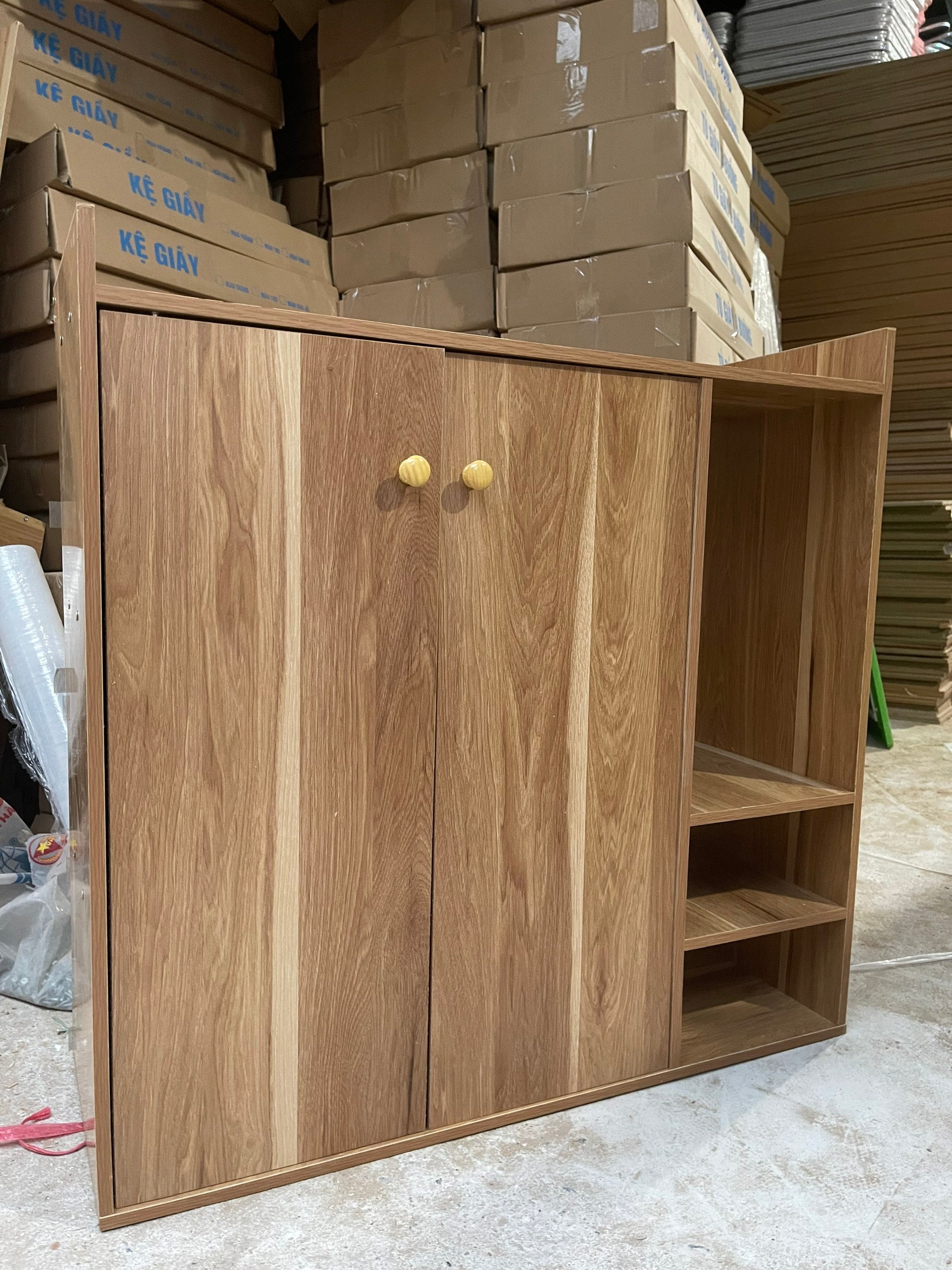 Modern Wooden Shoe Cabinet with 3 Compartments & Side Shelves – Space-Saving Entryway Storage Organizer for Small Apartments