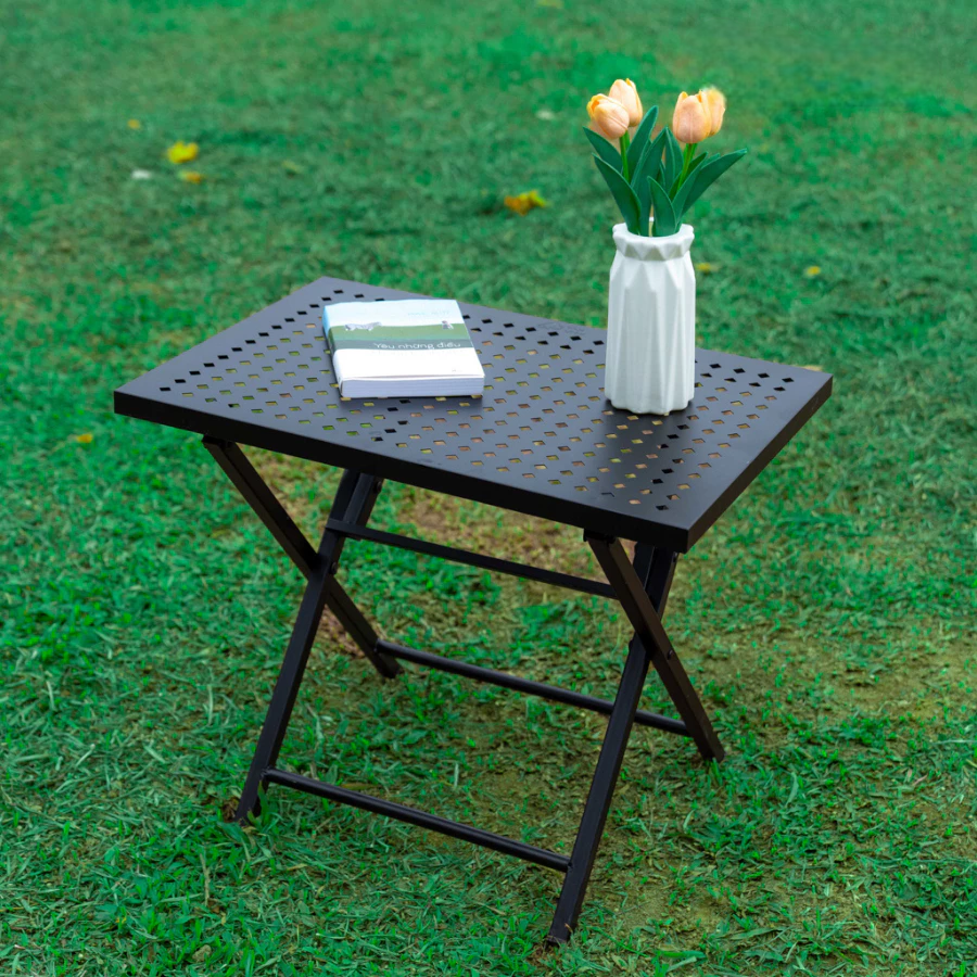 Folding Metal Patio Side Table – Diamond Pattern – Powder Coated Weather-Resistant Outdoor End Table – Sturdy X-Shaped Iron Frame for Café, Balcony & Garden