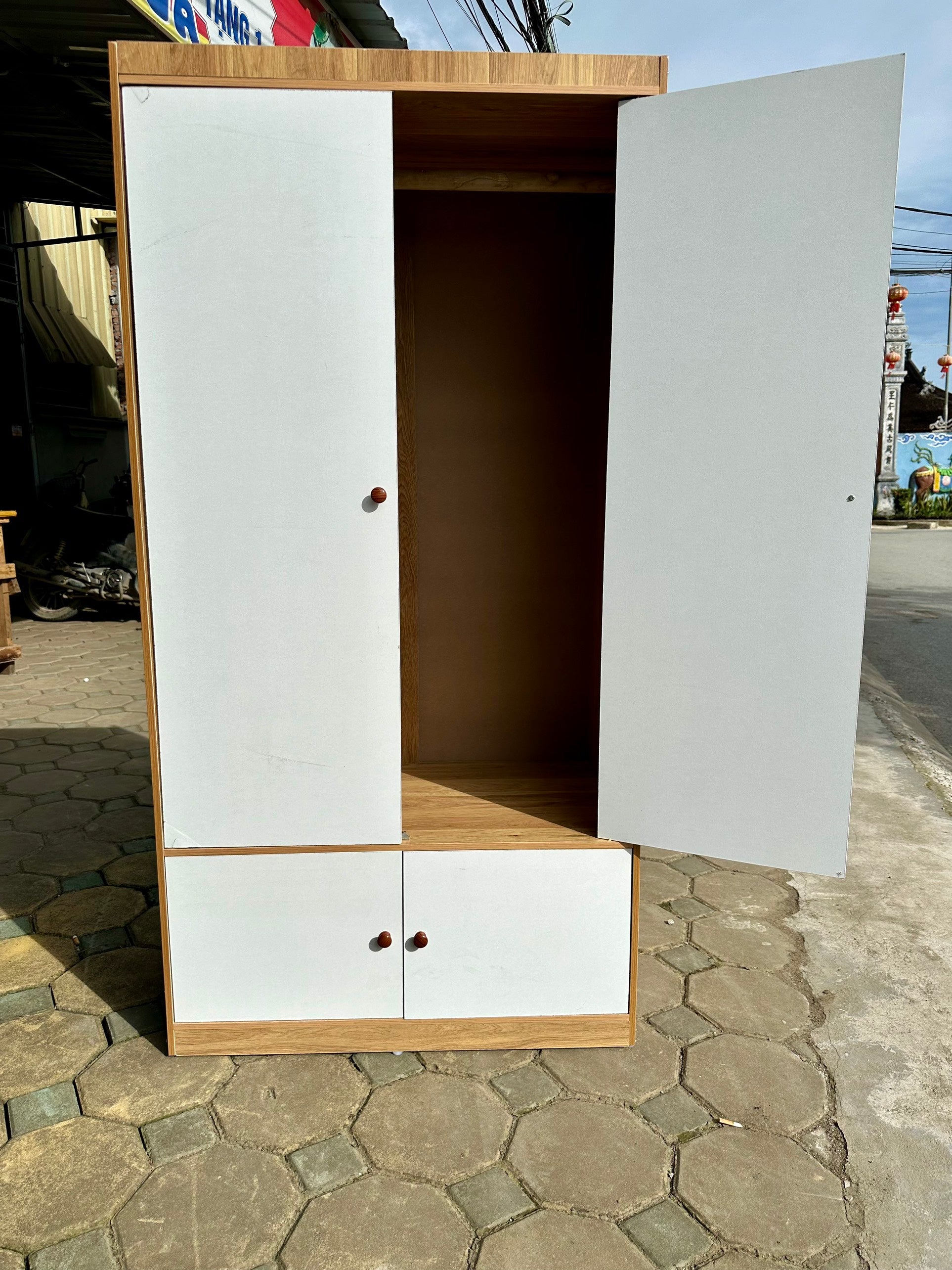 Modern 4-Door MDF Wardrobe – 63'' Tall x 17.7'' Deep | Sturdy & Easy to Assemble