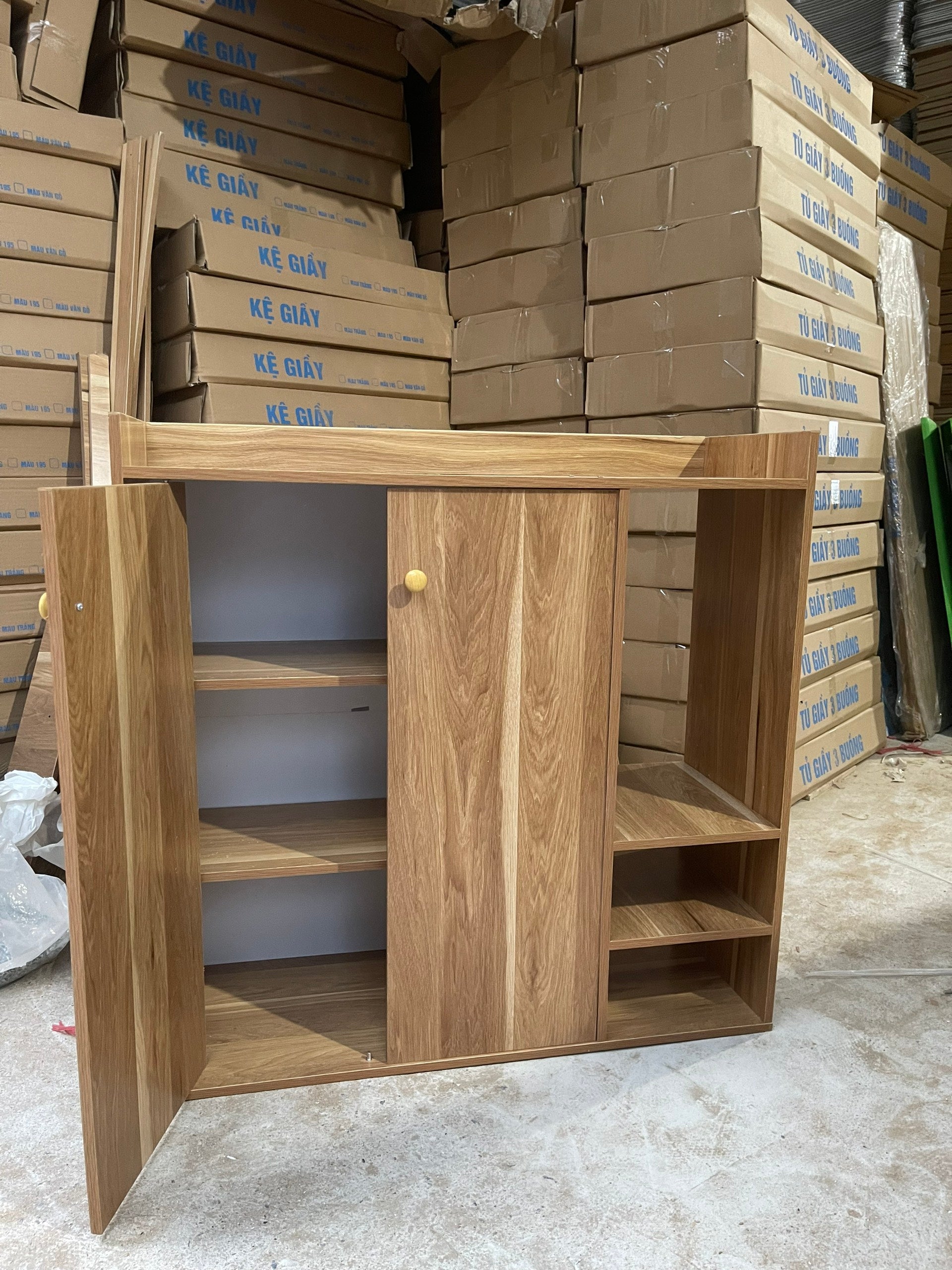 Modern Wooden Shoe Cabinet with 3 Compartments & Side Shelves – Space-Saving Entryway Storage Organizer for Small Apartments