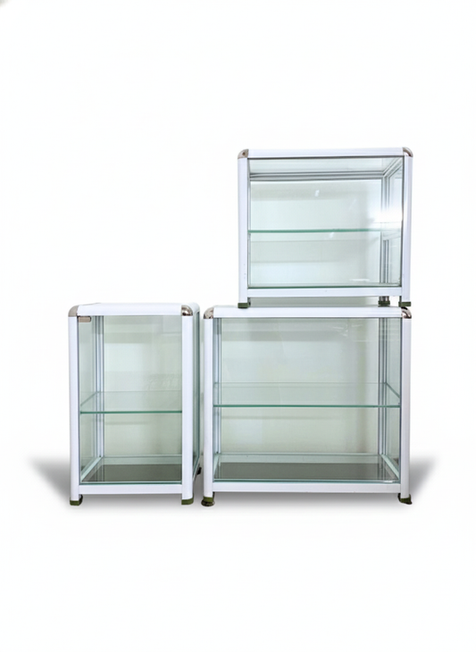 Glass Display Cabinets for Retail & Cafés – Aluminum Frame Counter Showcase with Forward-Sloped Shelf (2 Sizes Available)