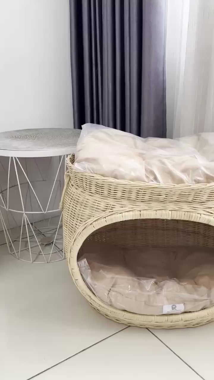 Handwoven Rattan Pet Bed – Cat & Small Dog House with Cushion (45x55x45cm)