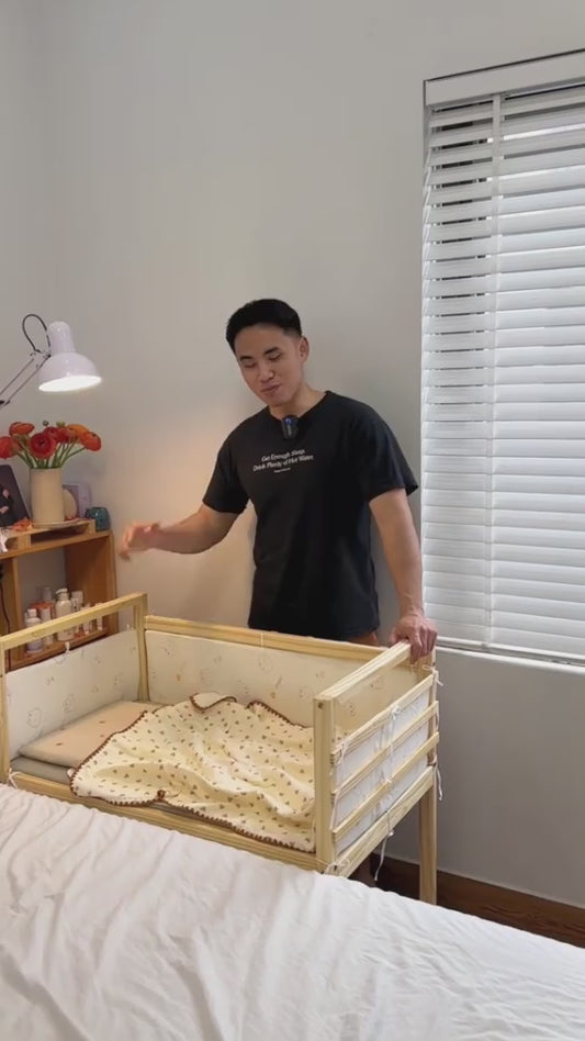 Wooden Baby Crib Bedside Bassinet with Mattress – Convertible Infant Bed, Natural Pine Wood, Safe and Sturdy Design – 35.4 x 21.6 x 17.7 in (90 x 55 x 45 cm)
