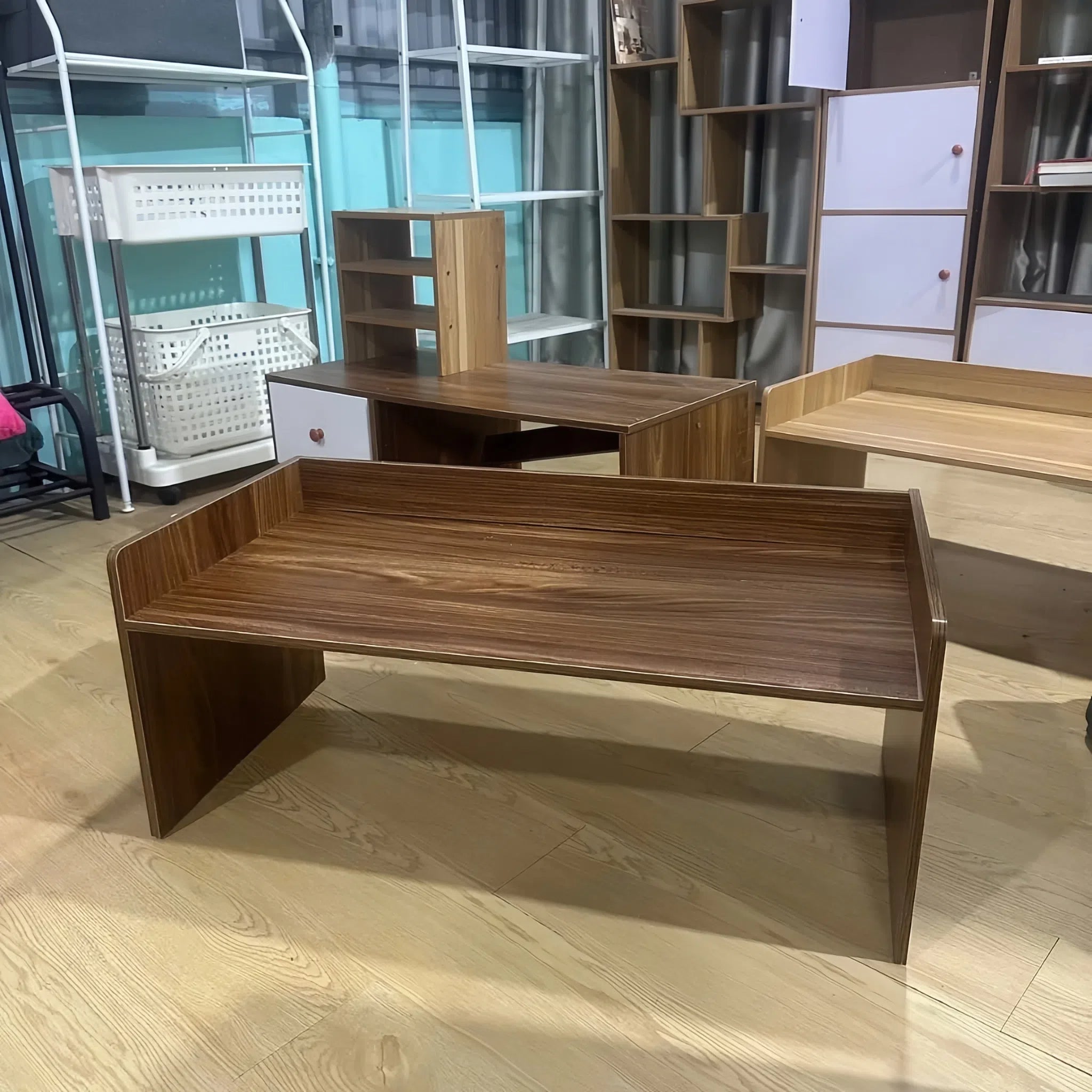 Minimalist Floor Vanity Table – Low Wooden Desk without Drawers, Space-Saving Makeup & Study Table for Bedroom